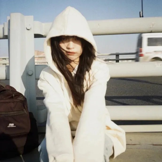 早餐时女歌迷快闪